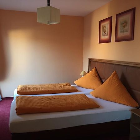 Haus Der Gastlichkeit Hotell Ratingen Rum bild