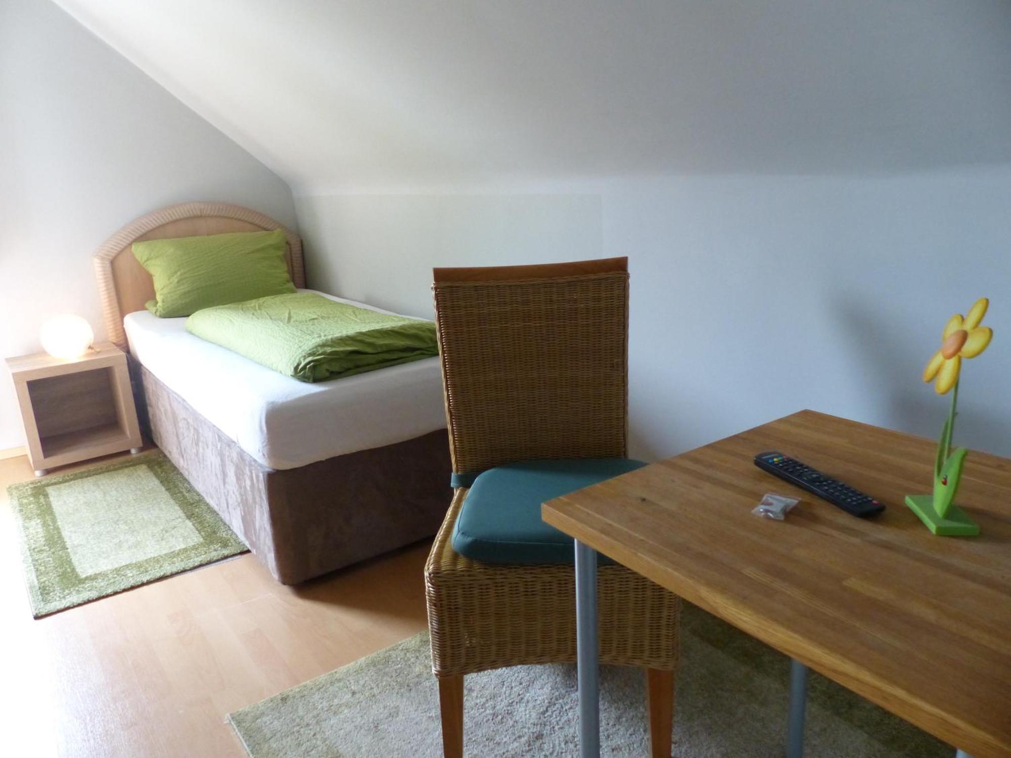 Haus Der Gastlichkeit Hotell Ratingen Exteriör bild